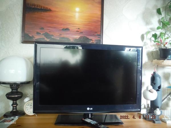 Телевизор LG 79х50 см, 32 дюйма (фото #1)