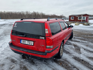 М/в volvo v70 (4 фото из 12)