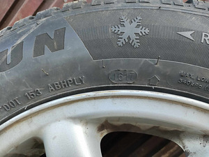 Golf 3 valuveljed naastrehvidega 175/65R14 DOT1617 (7 foto / 10)