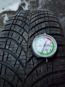 Goodyear lamellrehvid 195/65R15 DOT1121 (7 foto / 8)