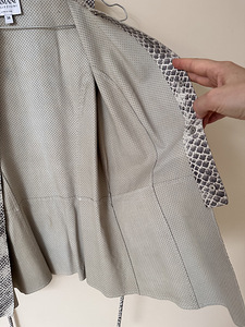 Vest nahk Armani Collezioni Itaalia originaal (5 foto / 7)