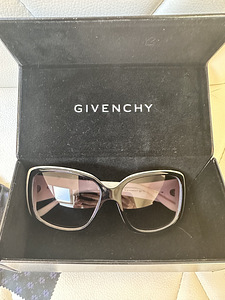 Очки Givenchy Италия оригинал (3 фото из 6)