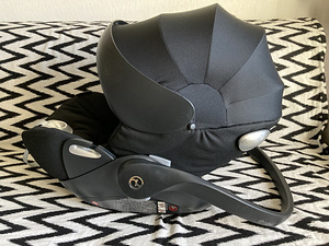 Cybex Cloud Q Platinum turvahäll (1 foto / 10)