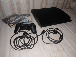 Sony PlayStation 3 + пульт + провода + 2 игры (2 фото из 2)