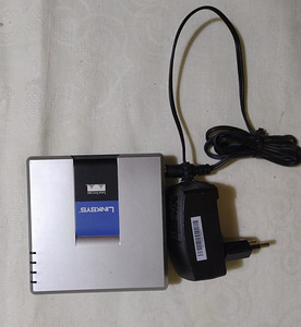 Adapter VoIP-telefoni jaoks Linksys SPA2102 (1 foto / 2)