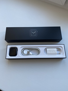 Apple Watch 4 Black 44mm. Nike+ (1 foto / 9)