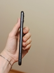 Продам IPhone 11 64g (2 фото из 7)