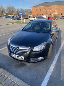 Opel Insignia (3 фото из 11)