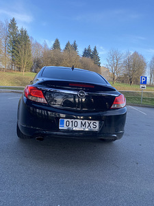 Opel Insignia (4 фото из 11)