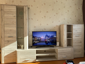 Müüa kasutatud elutoa sektsioon ( kapid+ tv-alus) (1 foto / 7)
