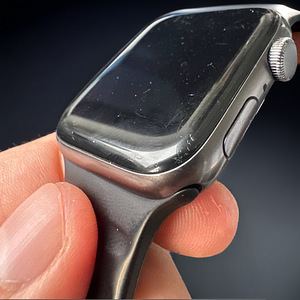 Apple Watch SE 44 mm (1. gen, GPS, alumiinium) (3 foto / 4)