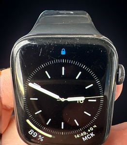 Apple Watch SE 44 mm (1. gen, GPS, alumiinium) (4 foto / 4)
