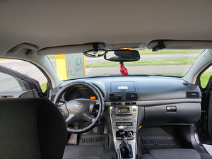Toyota avensis 2006. (10 foto / 13)