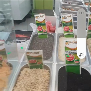 Kuivatatud puuviljade ja kommide müügileti (saare). (2 foto / 2)