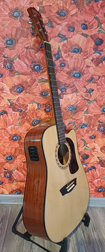 Электроакустическая гитара Washburn