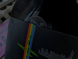 Pink Floyd - The Dark Side Of The Moon. (2 фото из 2)