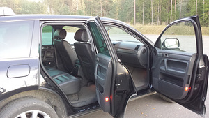 VW TOUAREG (8 foto / 14)