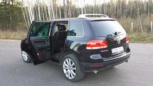 VW TOUAREG (9 foto / 14)