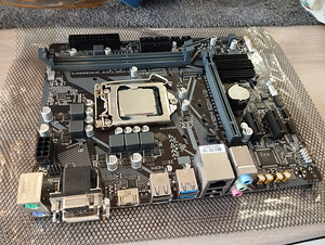 Intel i3 10100f + gigabyte H410M S2H V2 (3 foto / 3)
