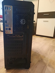 Müün heas korras arvuti (800) + monitor (50) (3 foto / 6)