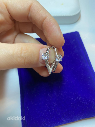 Серебряные серьги Given.