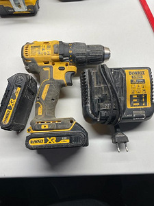 Cordless Drill DeWalt DCD777 with battery and charger (1 foto / 1)