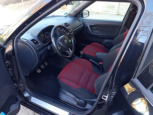 Fabia "Monte Carlo" 1.6TDI, suurepärane. Vähem kui aasta Ees (8 foto / 15)