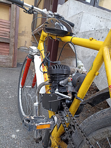 Mootoriga jalgratas