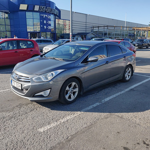 Hyunday i40 (2 фото из 5)