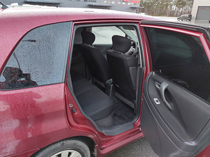 Suzuki Liana (3 foto / 15)