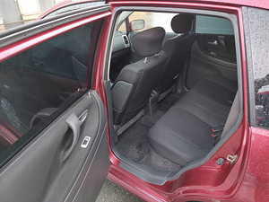 Suzuki Liana (7 foto / 15)