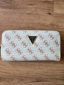 Новый кошелек Guess (1 фото из 3)