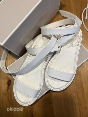 Сандалии туфли 38 размер белые (фото #2)