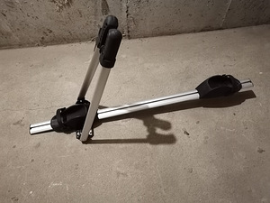 Велосипедная стойка (колесная рама) для багажника на крышу автомобиля