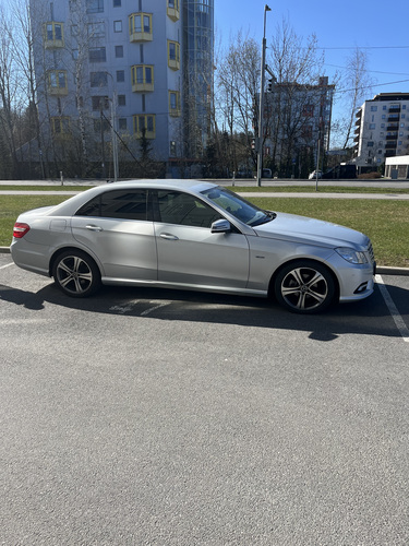 Mercedes E212