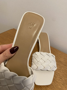 Valged sandaalid H&M suurus 40, uued (5 foto / 6)