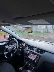 Škoda Octavia (3 фото из 6)