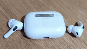 Müüa Apple AirPods Pro 2 (Lightning) (3 foto / 5)