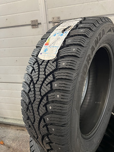 215/60R17C BRIDGESTONE NAASTREHVID (UUED) (2 foto / 2)