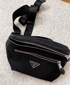 Поясная сумка Prada (2 фото из 5)