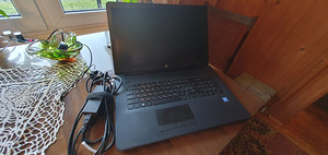 Laptop (2 foto / 2)