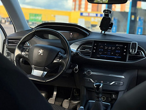 Peugeot 308 (9 foto / 11)
