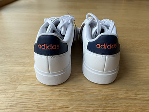 Meeste vabaajajalatsid Adidas Grand Court 2.0 (UUED) (5 foto / 6)