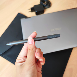 Asus Zenbook Flip 14", AMD Ryzen 5 3500U, RAM 8GB, 256 GB (7 foto / 7)