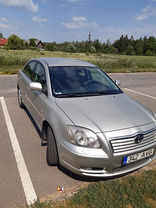 Toyota Avensis (1 foto / 5)
