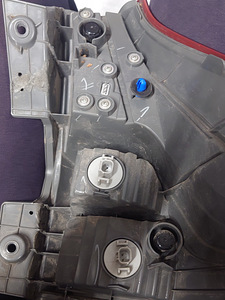 Honda CR-V 2014 rear light (3 foto / 9)