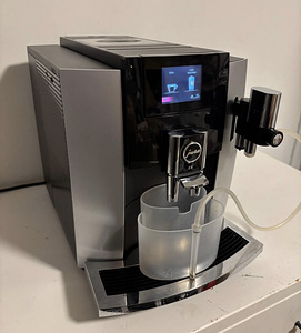 Кофемашина Jura E8 Touch (3 фото из 3)