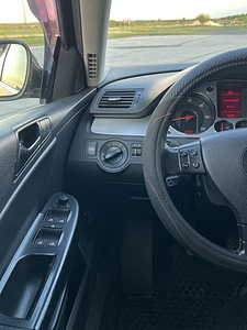 Volkswagen Passat B6 (6 foto / 12)