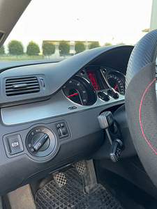 Volkswagen Passat B6 (12 foto / 12)