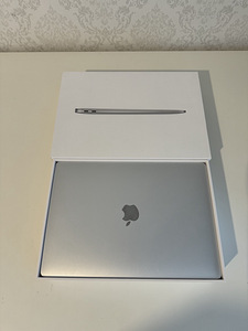 MacBook Air 2019 (2 фото из 10)